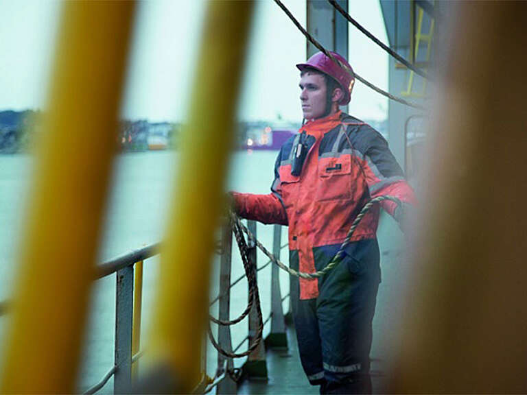 Seafarer holding cable