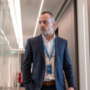 Valentinos walking